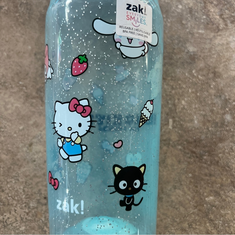 Zakks Hello Kitty and Friends Water Bottle - Picture 3 of 5